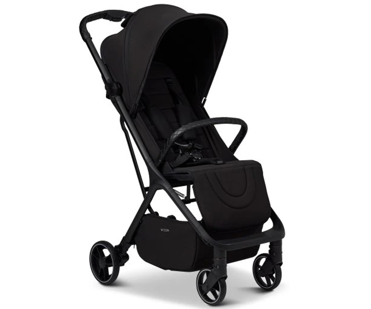 01 onyx Zoe MOON 2025